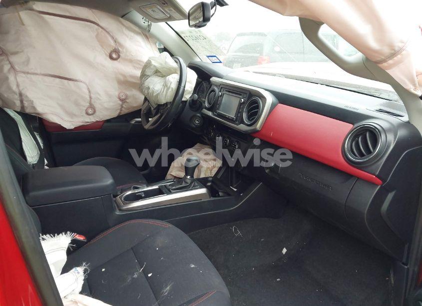 Photo 5 of 2017 Toyota Tacoma SR5 V6 (VIN 5TFCZ5AN5HX078559)