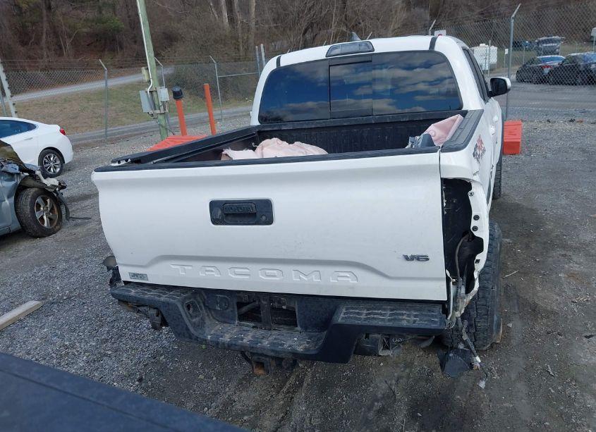 Photo 16 of 2017 Toyota Tacoma TRD OFF ROAD (VIN 5TFCZ5AN5HX095491)