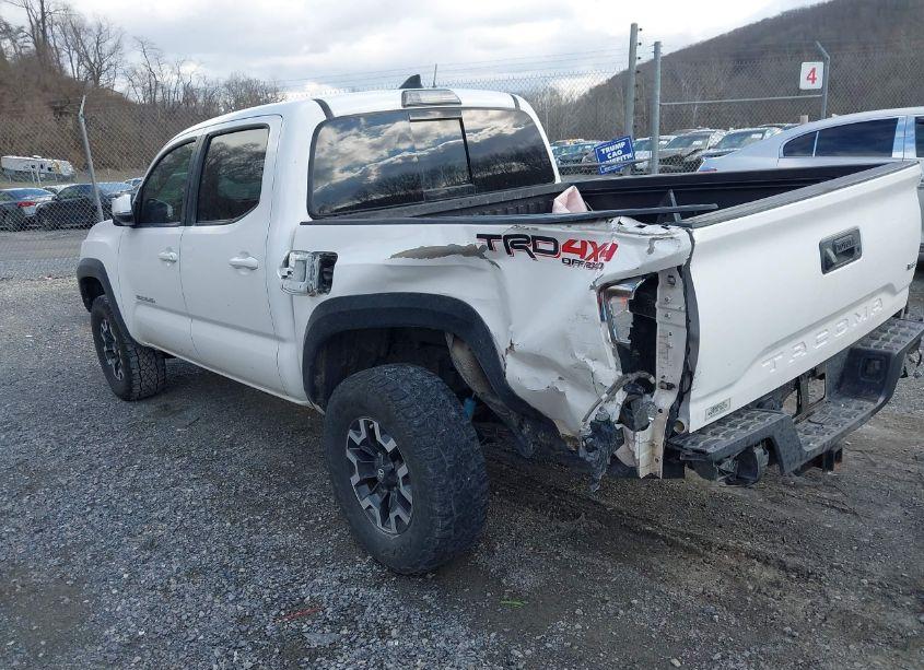 Photo 3 of 2017 Toyota Tacoma TRD OFF ROAD (VIN 5TFCZ5AN5HX095491)