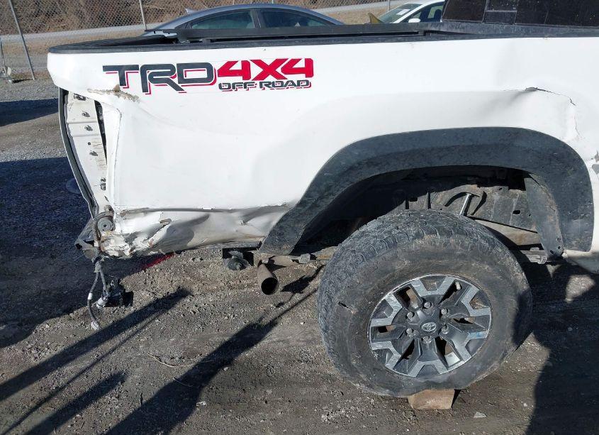 Photo 6 of 2017 Toyota Tacoma TRD OFF ROAD (VIN 5TFCZ5AN5HX095491)