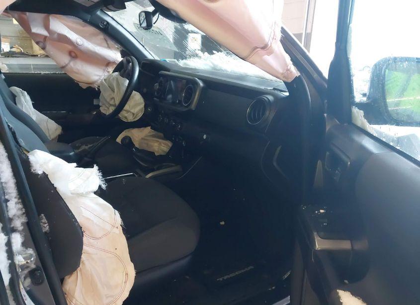 Photo 5 of 2018 Toyota Tacoma TRD OFF ROAD (VIN 5TFCZ5AN5JX124056)