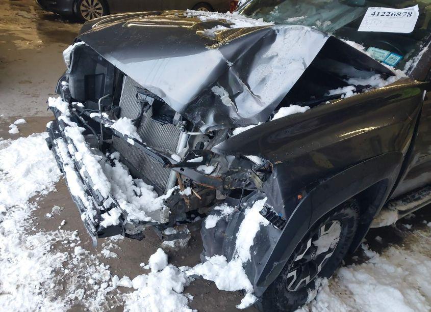 Photo 6 of 2018 Toyota Tacoma TRD OFF ROAD (VIN 5TFCZ5AN5JX124056)