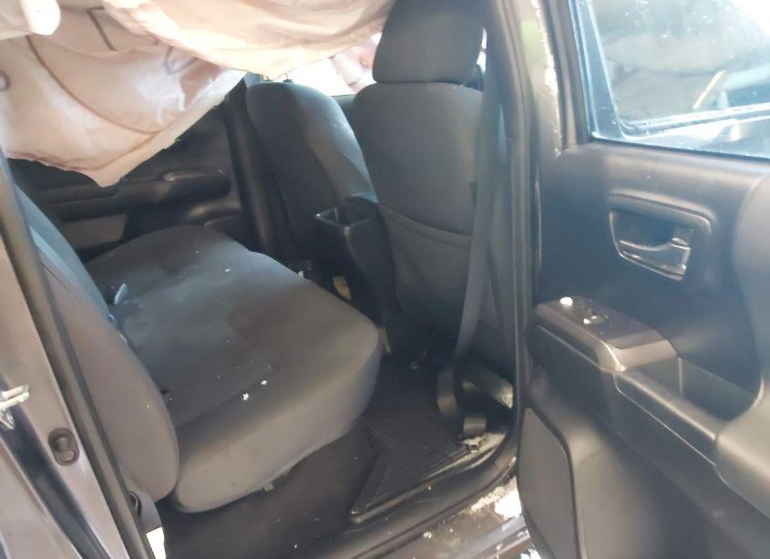 Photo 8 of 2018 Toyota Tacoma TRD OFF ROAD (VIN 5TFCZ5AN5JX124056)