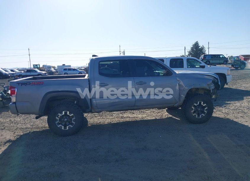 Photo 14 of 2018 Toyota Tacoma TRD OFF ROAD (VIN 5TFCZ5AN5JX146333)