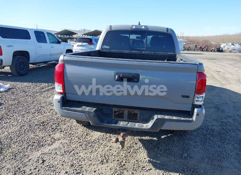Photo 17 of 2018 Toyota Tacoma TRD OFF ROAD (VIN 5TFCZ5AN5JX146333)
