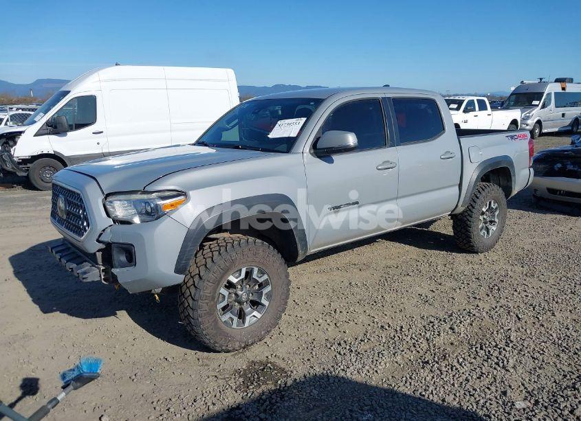 Photo 2 of 2018 Toyota Tacoma TRD OFF ROAD (VIN 5TFCZ5AN5JX146333)