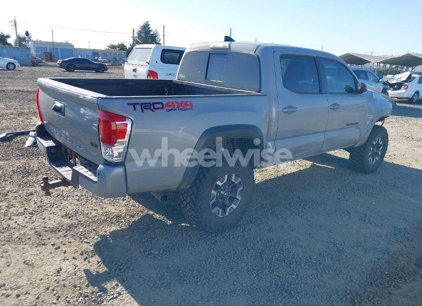 Photo 4 of 2018 Toyota Tacoma TRD OFF ROAD (VIN 5TFCZ5AN5JX146333)