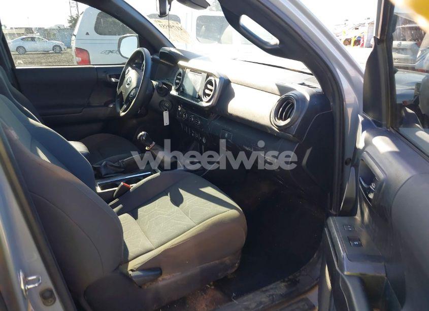 Photo 5 of 2018 Toyota Tacoma TRD OFF ROAD (VIN 5TFCZ5AN5JX146333)