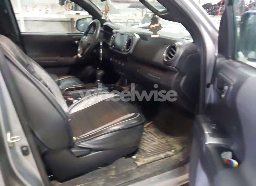 Photo 5 of 2020 Toyota Tacoma TRD OFF-ROAD (VIN 5TFCZ5AN5LX214827)