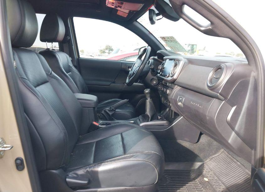 Photo 5 of 2020 Toyota Tacoma TRD OFF-ROAD (VIN 5TFCZ5AN5LX220630)