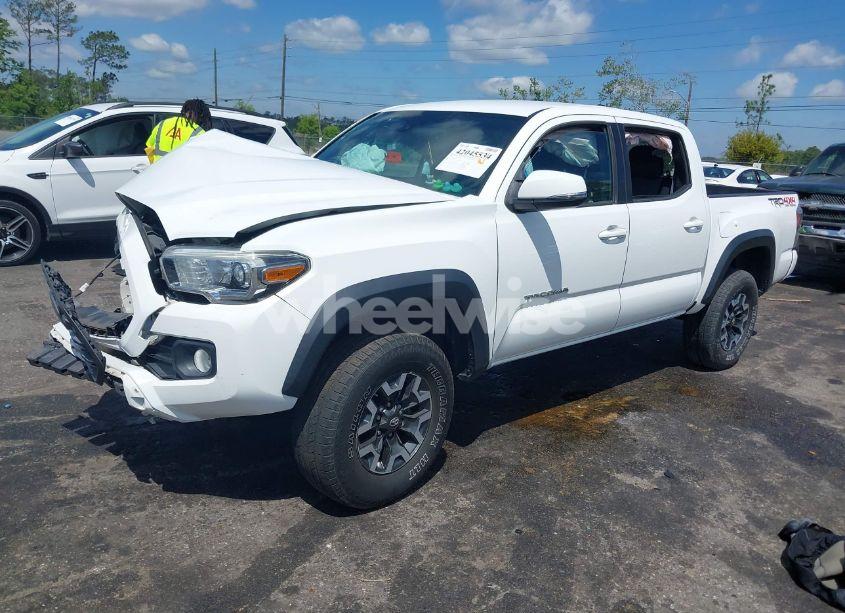 Photo 2 of 2020 Toyota Tacoma TRD OFF-ROAD (VIN 5TFCZ5AN5LX231157)