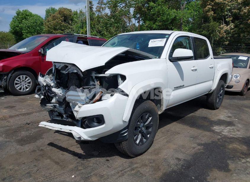 Photo 2 of 2021 Toyota Tacoma SR5 V6 (VIN 5TFCZ5AN5MX265181)