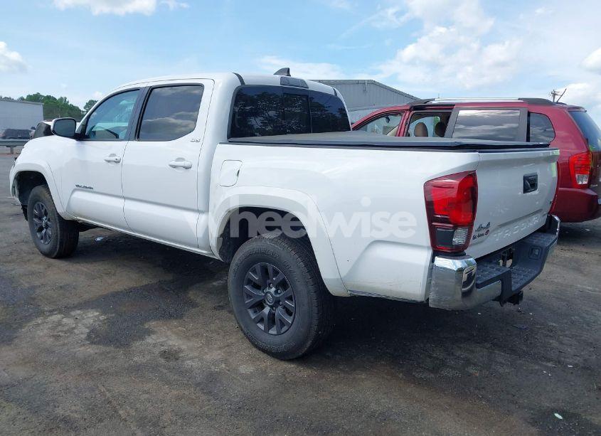 Photo 3 of 2021 Toyota Tacoma SR5 V6 (VIN 5TFCZ5AN5MX265181)