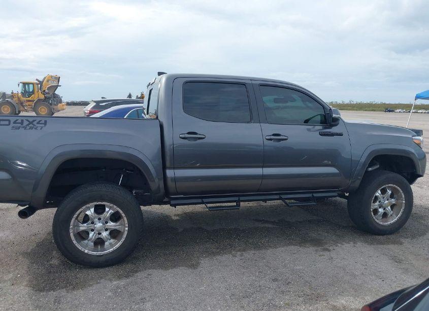 Photo 13 of 2021 Toyota Tacoma TRD SPORT (VIN 5TFCZ5AN5MX275287)