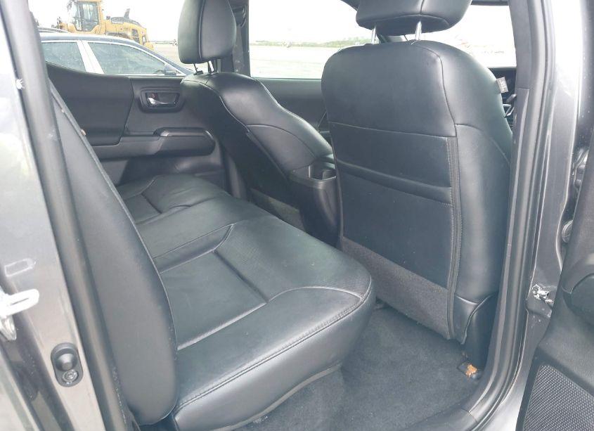 Photo 8 of 2021 Toyota Tacoma TRD SPORT (VIN 5TFCZ5AN5MX275287)