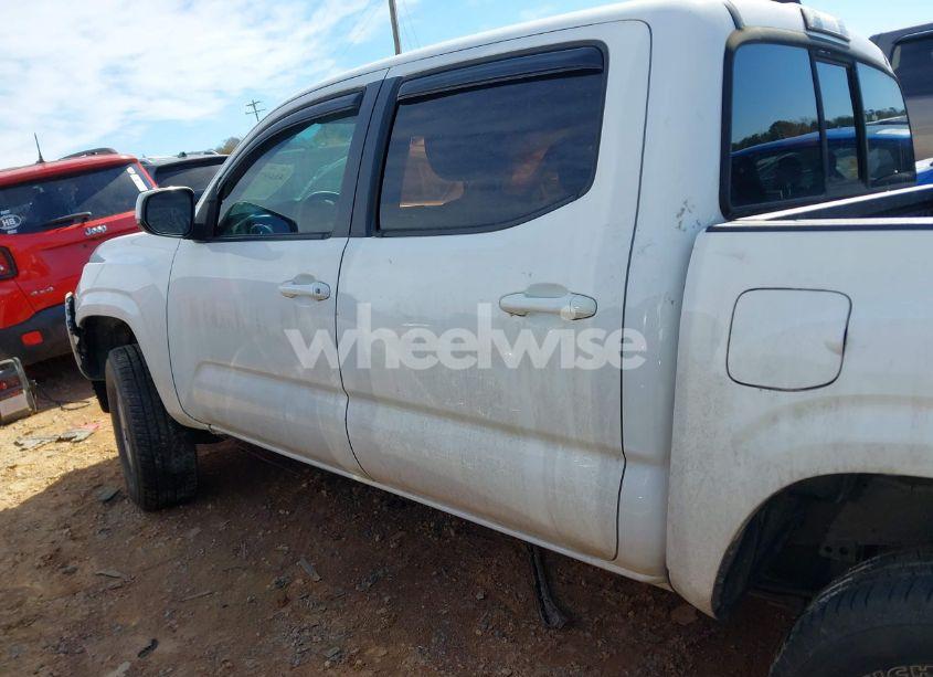 Photo 14 of 2016 Toyota Tacoma SR V6 (VIN 5TFCZ5AN6GX031636)