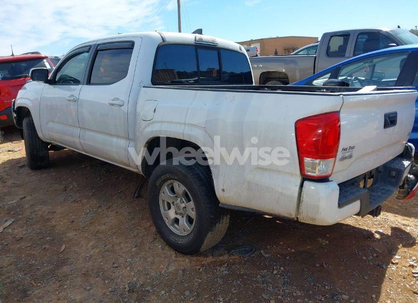 Photo 3 of 2016 Toyota Tacoma SR V6 (VIN 5TFCZ5AN6GX031636)