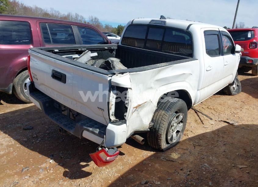 Photo 4 of 2016 Toyota Tacoma SR V6 (VIN 5TFCZ5AN6GX031636)