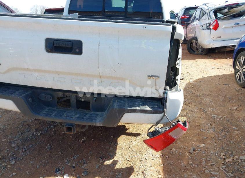 Photo 6 of 2016 Toyota Tacoma SR V6 (VIN 5TFCZ5AN6GX031636)