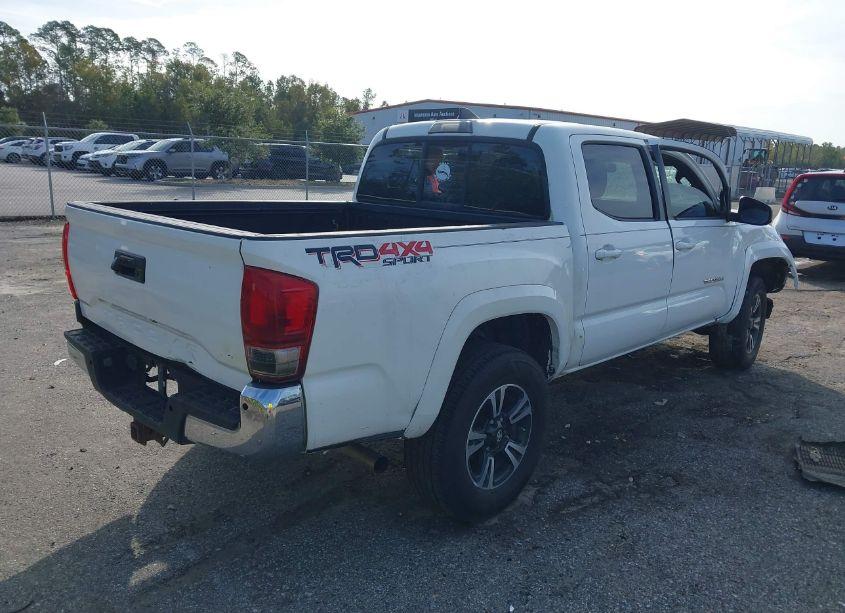Photo 4 of 2016 Toyota Tacoma TRD SPORT (VIN 5TFCZ5AN6GX031930)