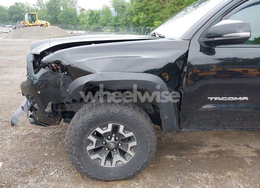 Photo 18 of 2016 Toyota Tacoma TRD OFF ROAD (VIN 5TFCZ5AN6GX037145)