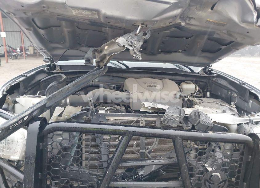 Photo 10 of 2017 Toyota Tacoma TRD OFF ROAD (VIN 5TFCZ5AN6HX052505)