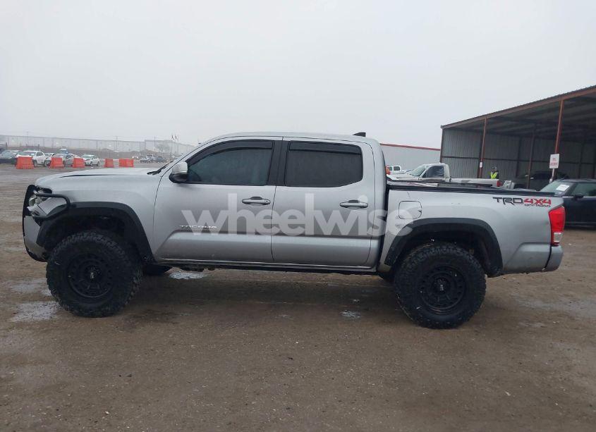 Photo 14 of 2017 Toyota Tacoma TRD OFF ROAD (VIN 5TFCZ5AN6HX052505)
