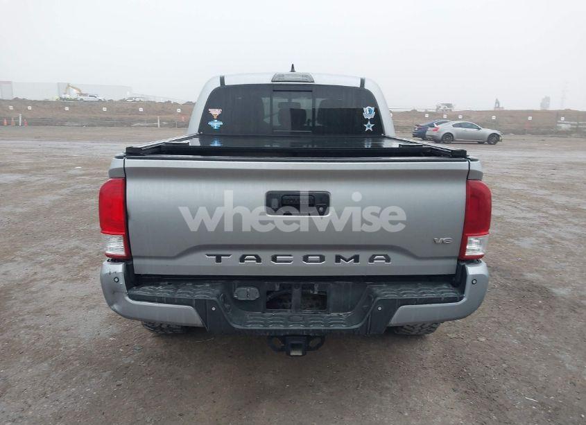 Photo 16 of 2017 Toyota Tacoma TRD OFF ROAD (VIN 5TFCZ5AN6HX052505)