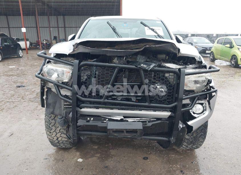 Photo 6 of 2017 Toyota Tacoma TRD OFF ROAD (VIN 5TFCZ5AN6HX052505)