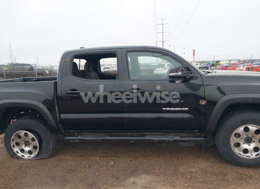 Photo 13 of 2017 Toyota Tacoma TRD OFF ROAD (VIN 5TFCZ5AN6HX082863)