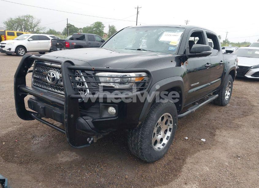 Photo 2 of 2017 Toyota Tacoma TRD OFF ROAD (VIN 5TFCZ5AN6HX082863)