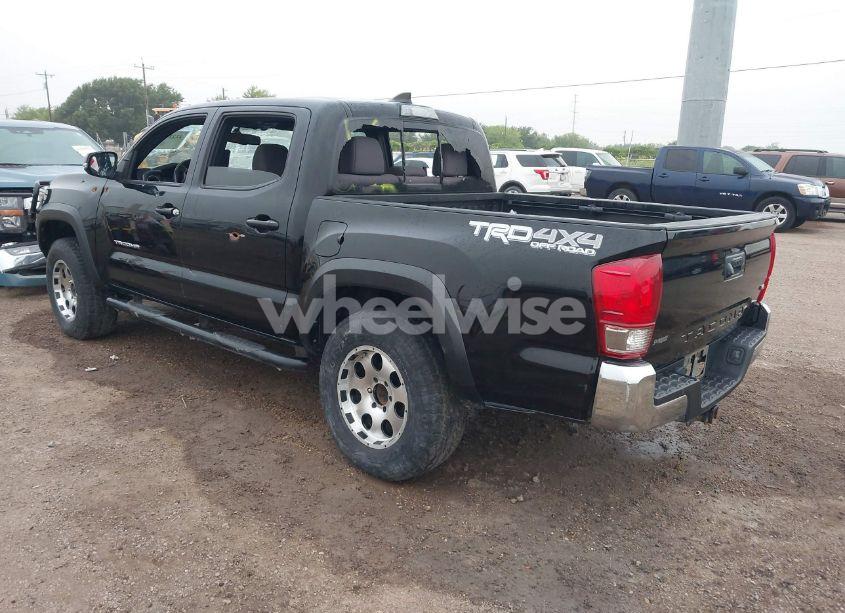 Photo 3 of 2017 Toyota Tacoma TRD OFF ROAD (VIN 5TFCZ5AN6HX082863)