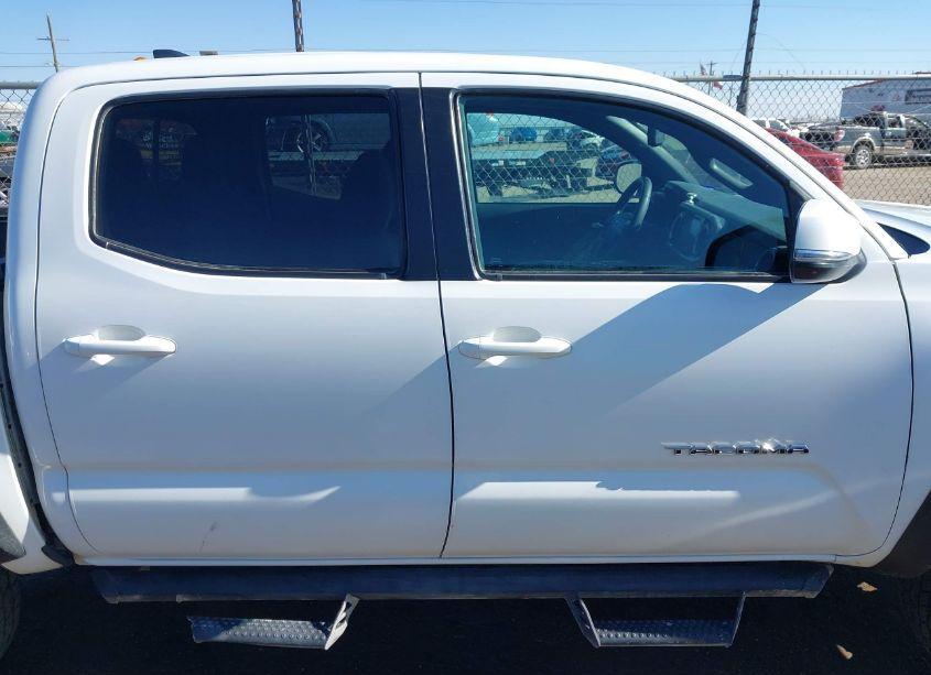 Photo 14 of 2017 Toyota Tacoma TRD OFF ROAD (VIN 5TFCZ5AN6HX100195)