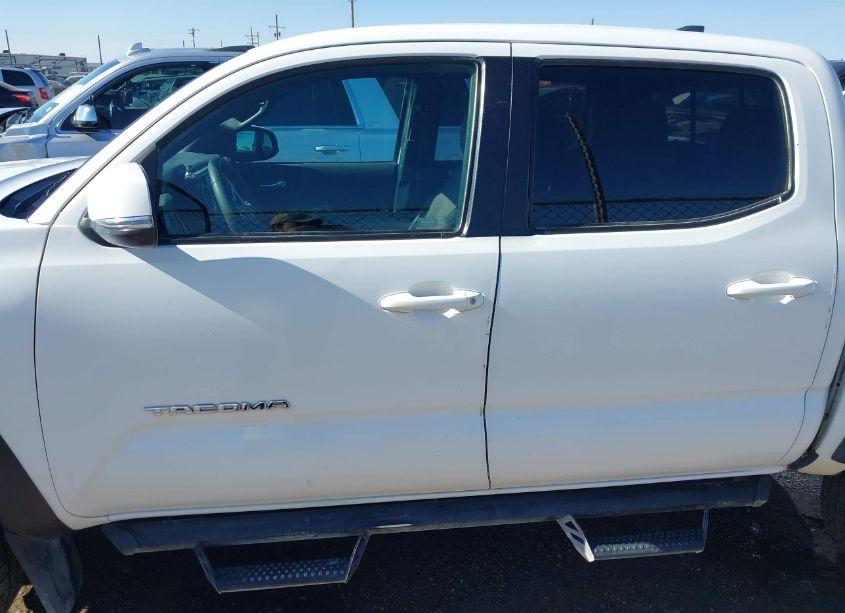 Photo 15 of 2017 Toyota Tacoma TRD OFF ROAD (VIN 5TFCZ5AN6HX100195)