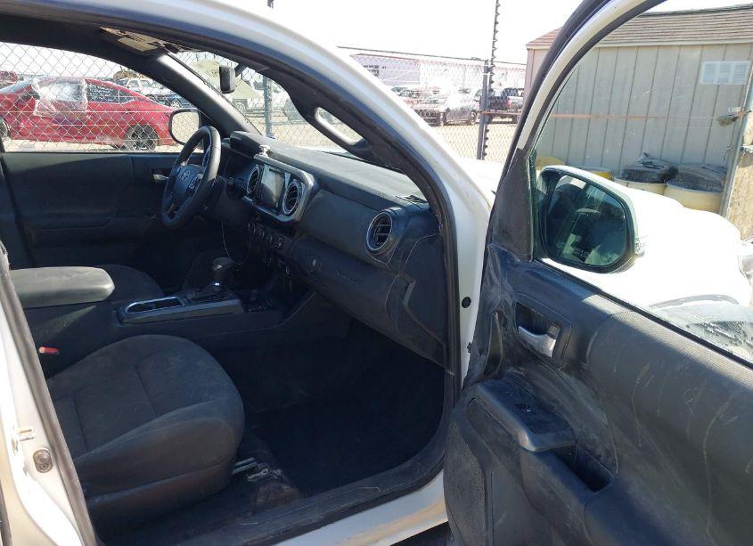 Photo 5 of 2017 Toyota Tacoma TRD OFF ROAD (VIN 5TFCZ5AN6HX100195)