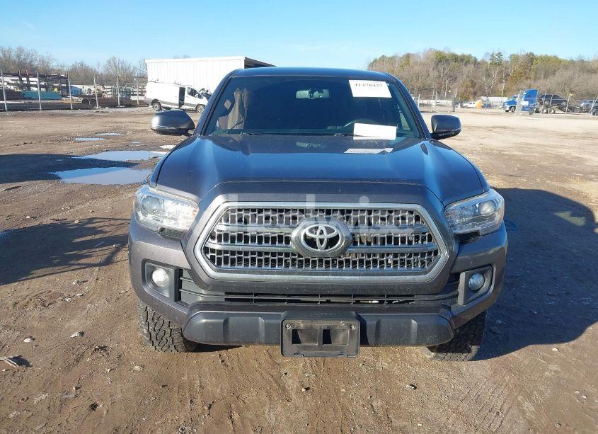 Photo 12 of 2017 Toyota Tacoma TRD OFF ROAD (VIN 5TFCZ5AN6HX100231)