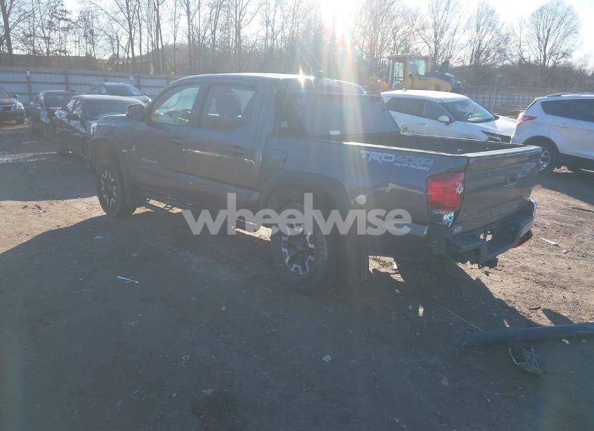 Photo 3 of 2017 Toyota Tacoma TRD OFF ROAD (VIN 5TFCZ5AN6HX100231)