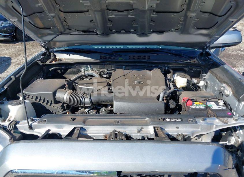 Photo 10 of 2017 Toyota Tacoma SR5 V6 (VIN 5TFCZ5AN6HX111164)