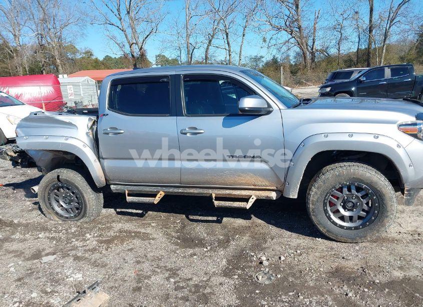 Photo 14 of 2017 Toyota Tacoma SR5 V6 (VIN 5TFCZ5AN6HX111164)
