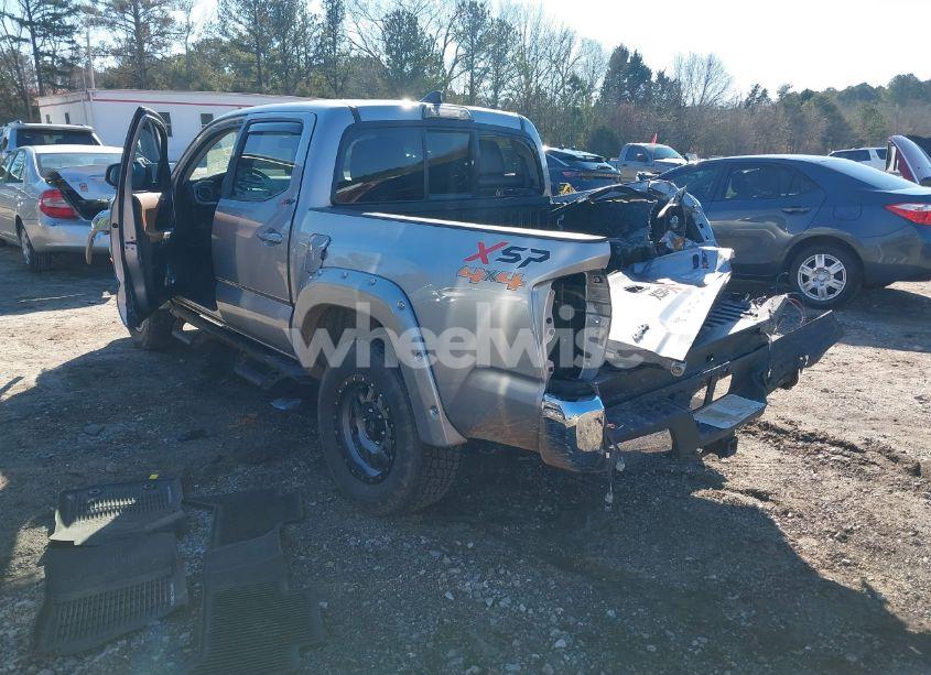 Photo 3 of 2017 Toyota Tacoma SR5 V6 (VIN 5TFCZ5AN6HX111164)