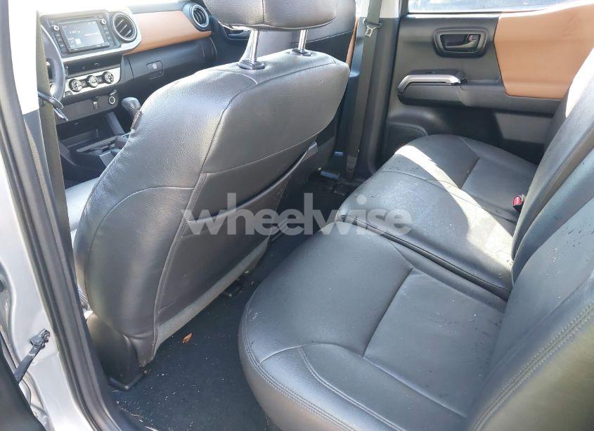 Photo 8 of 2017 Toyota Tacoma SR5 V6 (VIN 5TFCZ5AN6HX111164)