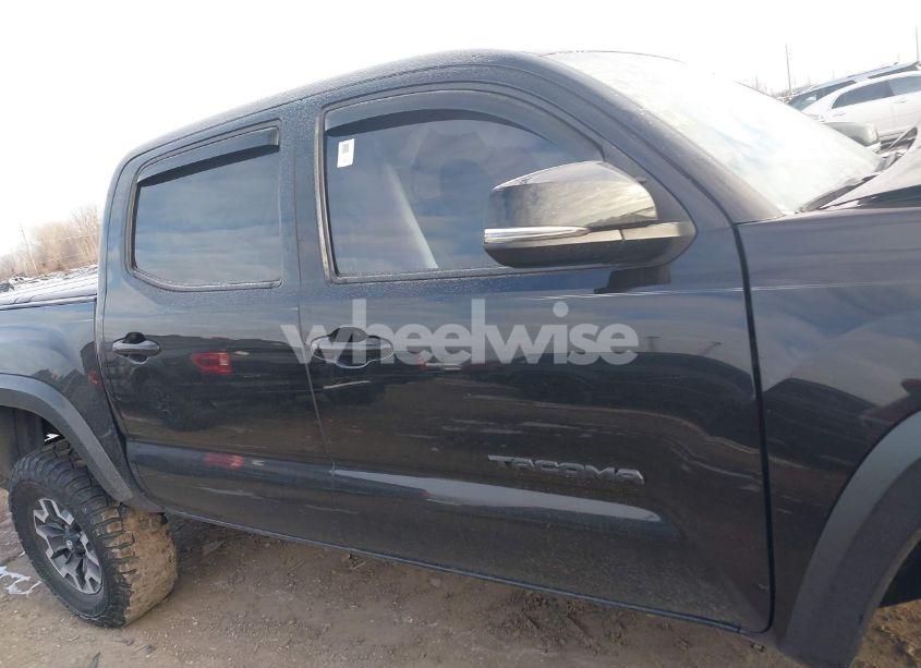 Photo 13 of 2017 Toyota Tacoma TRD OFF ROAD (VIN 5TFCZ5AN6HX119054)