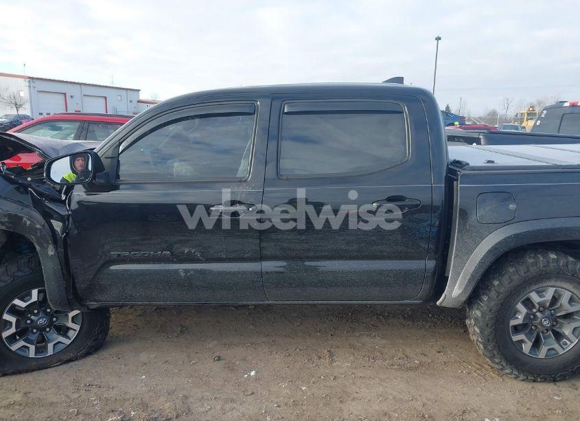 Photo 14 of 2017 Toyota Tacoma TRD OFF ROAD (VIN 5TFCZ5AN6HX119054)