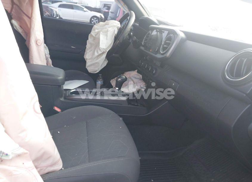 Photo 5 of 2017 Toyota Tacoma TRD OFF ROAD (VIN 5TFCZ5AN6HX119054)