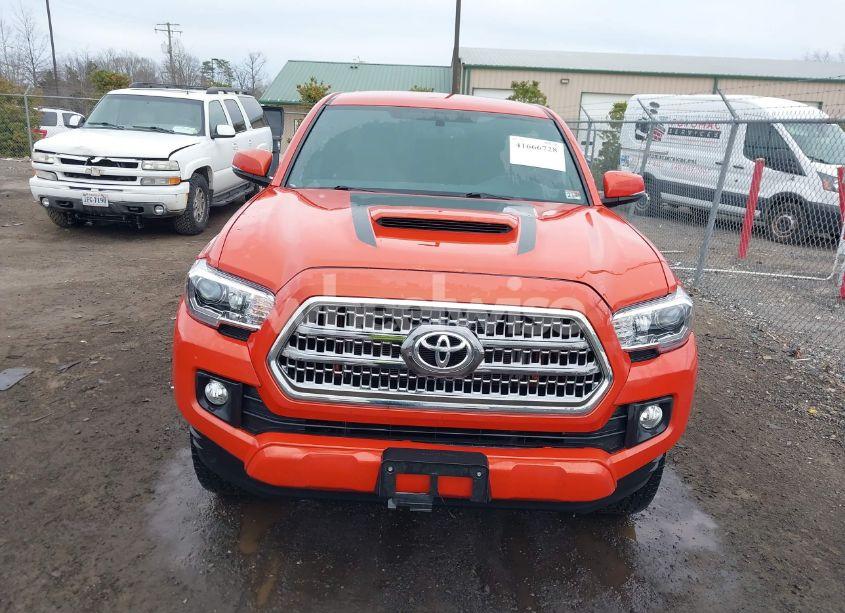 Photo 12 of 2017 Toyota Tacoma TRD SPORT (VIN 5TFCZ5AN6HX121144)