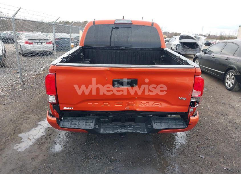 Photo 16 of 2017 Toyota Tacoma TRD SPORT (VIN 5TFCZ5AN6HX121144)