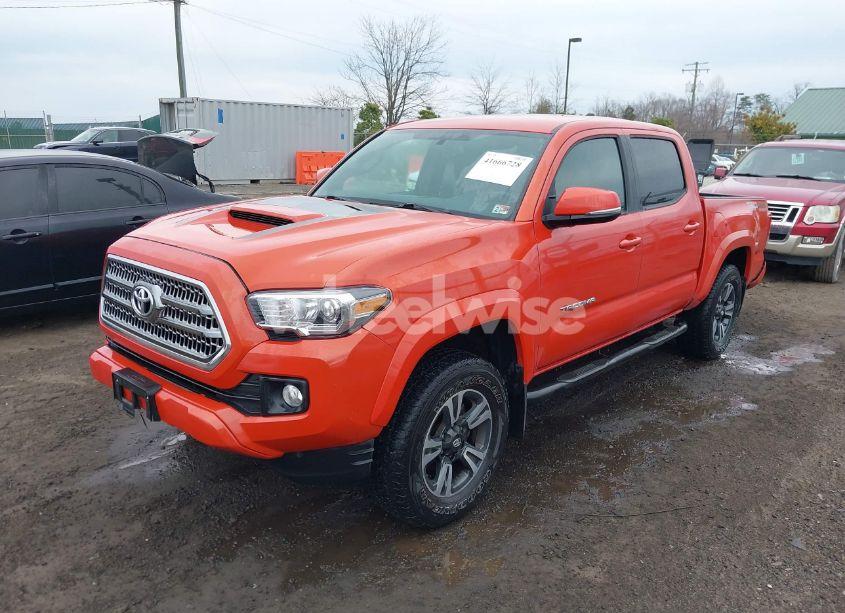 Photo 2 of 2017 Toyota Tacoma TRD SPORT (VIN 5TFCZ5AN6HX121144)