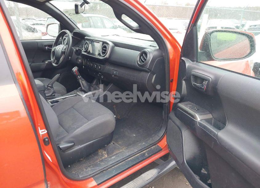 Photo 5 of 2017 Toyota Tacoma TRD SPORT (VIN 5TFCZ5AN6HX121144)