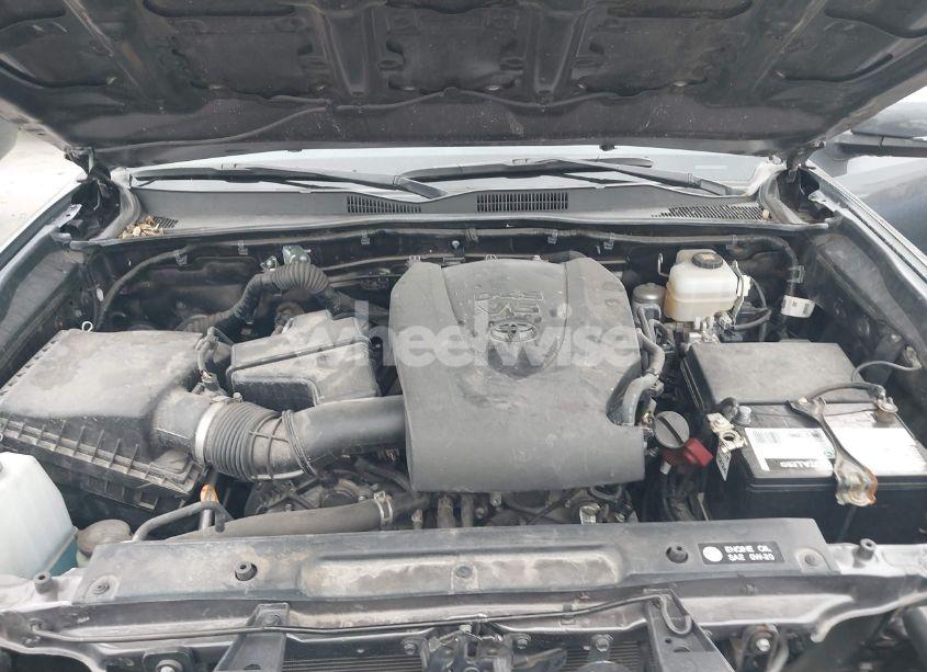 Photo 10 of 2018 Toyota Tacoma TRD OFF ROAD (VIN 5TFCZ5AN6JX127774)