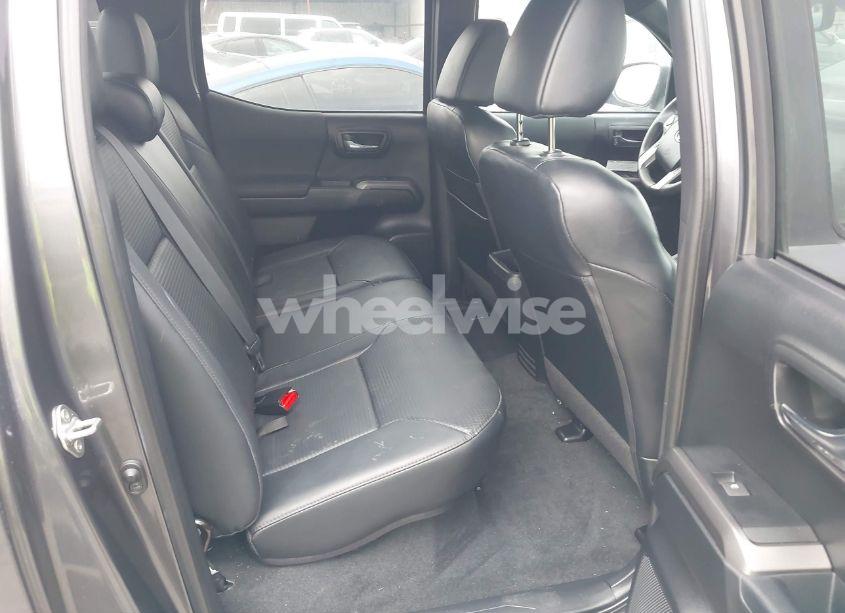 Photo 8 of 2018 Toyota Tacoma TRD OFF ROAD (VIN 5TFCZ5AN6JX127774)